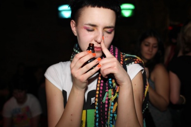 Nước hoa kích dục chứa chất gây mất thị lực