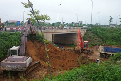 Đường nước sông Đà vỡ lần thứ 9, hàng chục nghìn người dân Hà Nội lao đao