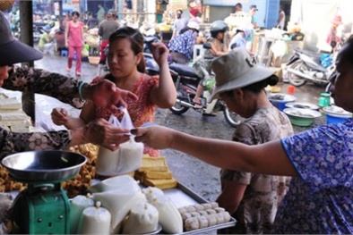 Nguy cơ ngộ độc vì sữa đậu nành bán rong