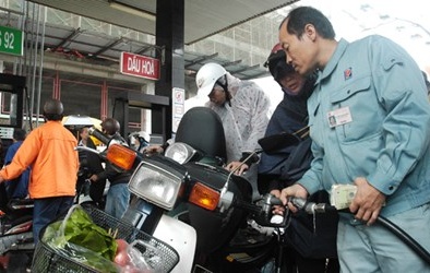 Ai kiểm soát 'liên minh' tăng giá xăng dầu?