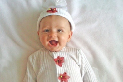 Chọn mua quần áo cho trẻ sơ sinh