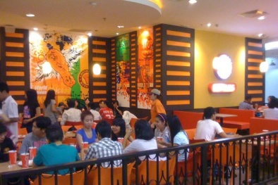 Bị nghi chứa chất gây ung thư, thức ăn nhanh vẫn “hút” khách