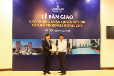 Bàn giao sổ đổ căn hộ Vinhomes Royal City