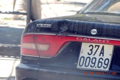 Chủ tịch thị trấn đi xe biển số giả bị nhắc nhở