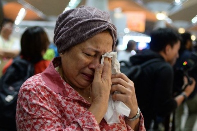 Nỗi đau tột cùng của thân nhân hành khách vụ máy bay MH17 gặp nạn
