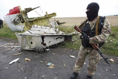 Vụ máy bay Malayasia bị bắn rơi: Ukraine cáo buộc quân ly khai hủy bằng chứng