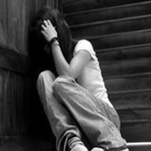 Đau đớn thiếu nữ 16 bị người yêu 'hiến dâng' đám bạn hãm hiếp