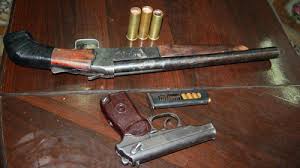 Nổ súng hoa cải vào hiệu cầm đồ làm 3 người bị thương