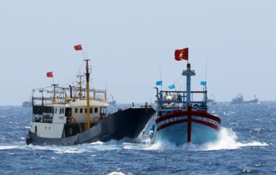 Tình hình biển Đông hôm nay 23/7: Tàu Trung Quốc lại đâm tàu Việt Nam