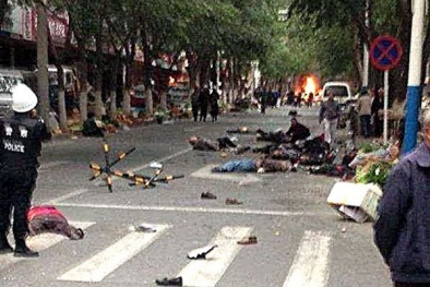 Tấn công khủng bố tại Tân Cương, hàng chục người thương vong