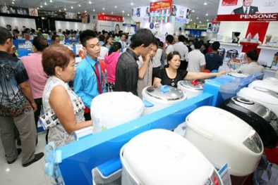 Thị trường điện máy phố lẫn quê cạnh tranh sôi động