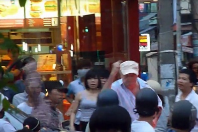 Khách tây bị hành hung ở Đà Nẵng vì thiếu tiền taxi?