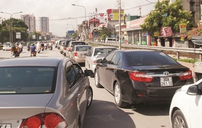 Có hay không chuyện 'hành xác' đi đăng kiểm xe tại Hà Nội?