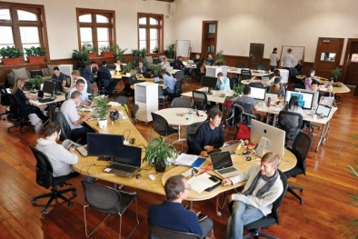 Người lao động làm việc kém năng suất nhất vào Thứ Sáu