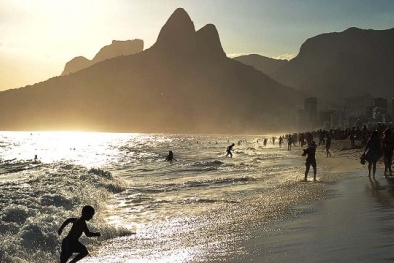 9 bãi biển trong thành phố đẹp nhất thế giới