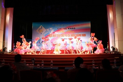 Phú Xuyên gây ấn tượng với chủ đề ‘Mái trường với biển đảo quê hương’