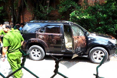 Vụ nổ súng trong xe ô tô khiến 2 người chết: Do mâu thuẫn tình cảm?