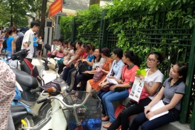 Lương thấp, vào công chức vẫn như 'miền đất hứa'!