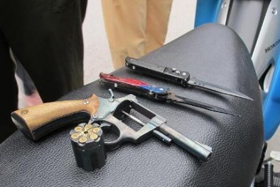 Hà Nội: Truy đuổi đối tượng “thủ” súng colt trong người