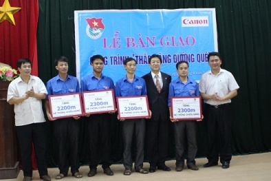 Thêm một công trình 'Thắp sáng đường quê' được bàn giao