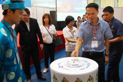 'Trận chiến con quay Koma Taisen' lần đầu tiên xuất hiện tại ASEAN