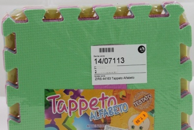 Thu hồi thảm xốp lót sàn dễ gây nghẹt thở cho trẻ