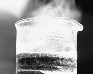 Tạo ra điện nhờ phương pháp chuyển hóa hơi nước mới