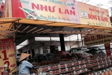 Tràn ngập bánh trung thu 'ăn theo' tên tuổi lớn