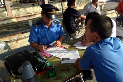 Bắt đoàn xe quá tải đến 200% trốn trạm cân