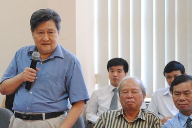 Bao giờ nhà khoa học được phản biện thực sự?