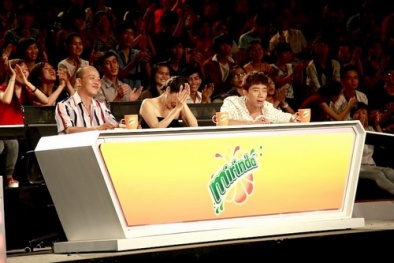 Đồng Lan và Hằng Bing Boong hỗn chiến trên sân khấu