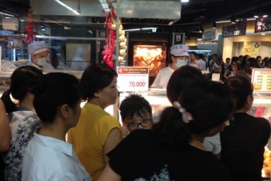 Gà quay 70.000 đồng/con trong siêu thị Lotte là gà thải loại?