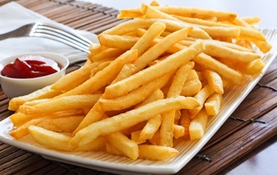 Cảnh báo mối nguy ung thư trong đồ ăn của bé