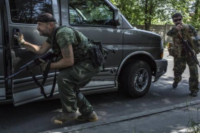 Tình hình Ukraine: Kiev đẩy lùi cuộc tấn công của phe ly khai tại sân bay Donetsk