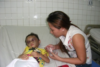 Có thể khởi tố ngay cặp vợ chồng bạo hành bé gái 4 tuổi tại Bình Dương