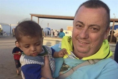 Hé lộ hình ảnh con tin Anh tiếp theo bị ISIS đe dọa hành quyết