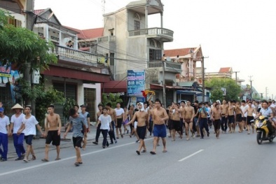 Vụ 400 học viên trốn trại :  Trước đó đã từng xảy ra đánh nhau giữa 2 nhóm học viên
