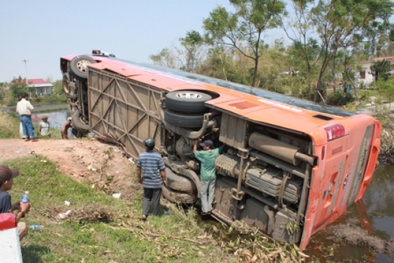 Xe khách giường nằm: Nhà xe cũng bất an khi lái 'quan tài di động'