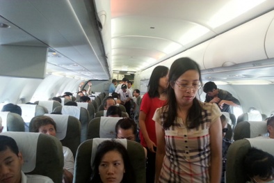 Đi Hà Nội vào TPHCM, máy bay đáp xuống...cần thơ