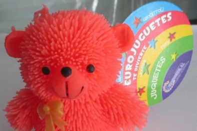 Thu hồi gấu bông phát sáng Trung Quốc dễ gây nghẹt thở cho trẻ