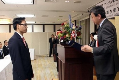 Trao chứng chỉ khóa học đầu tiên về điện hạt nhân