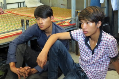 Hai đối tượng có nhiều hung khí chém trọng thương cảnh sát 113