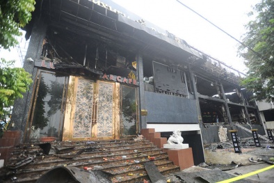 Toàn cảnh quán bar Luxury cháy trơ khung và đổ nát sau hỏa hoạn