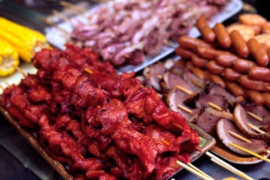 Trung Quốc: Bàng hoàng trẻ em tử vong do ăn quà vặt