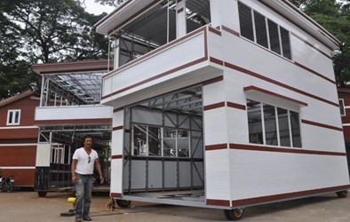 Triệu phú USD làm nhà lầu di động