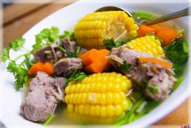 Cách nấu món canh sườn ninh ngô ngọt, củ sen