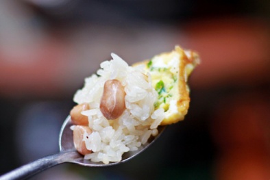 Cách nấu xôi lạc cực ngon bằng nồi cơm điện cho bữa sáng