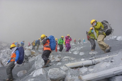 Số người chết trong vụ núi lửa Ontake phun ở Nhật Bản tăng cao khác thường