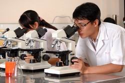 Nhà khoa học trẻ được tạo mọi điều kiện về Việt Nam cống hiến