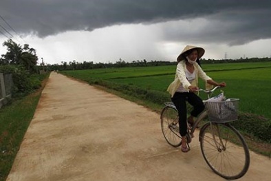 Quảng Bình phải kiểm điểm vì bắt dân nghèo đóng tiền xây nông thôn mới